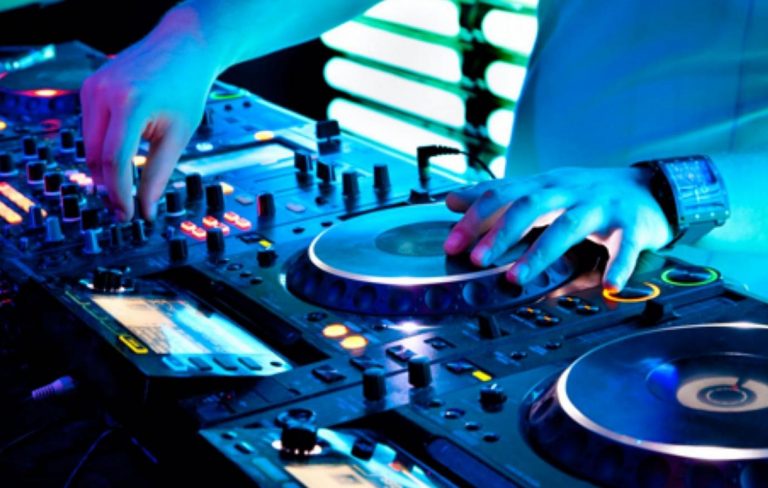 Table de mixage dj : est-ce que les nouvelles tables de mixage DJ sont plus performantes que les modèles des anciennes générations ?